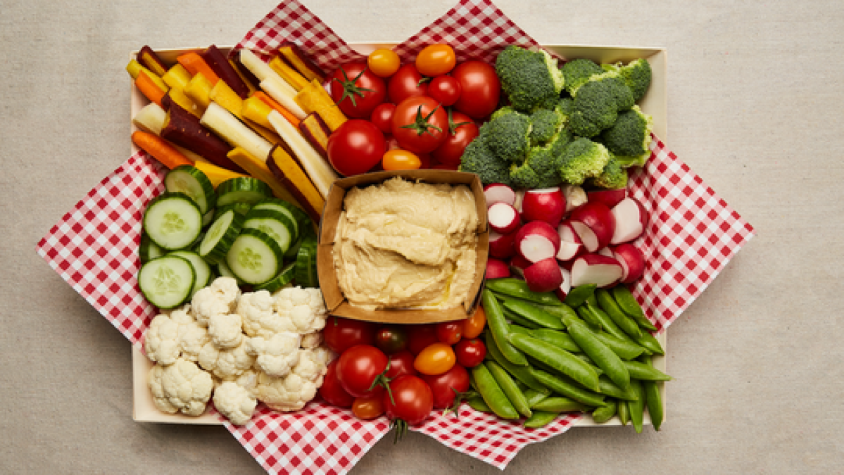 a table topped with different types of fruit
